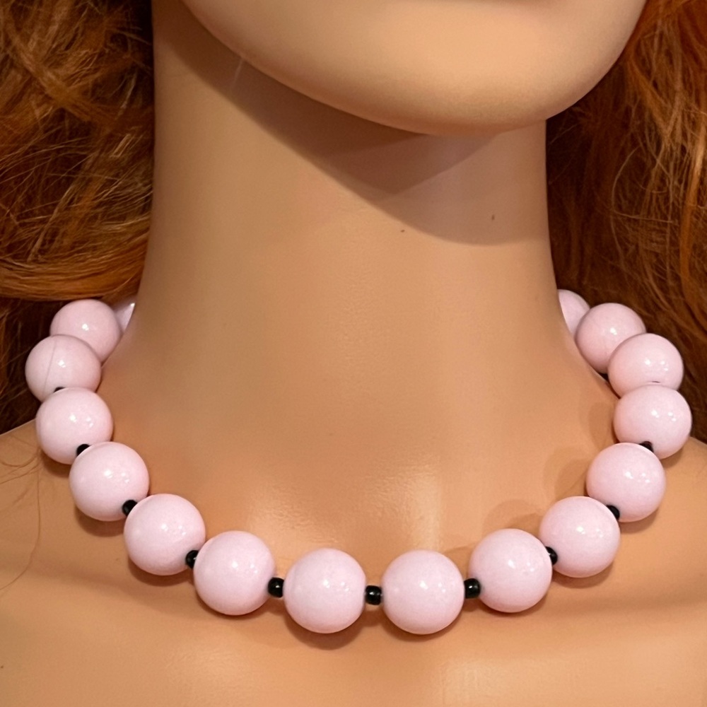 Vintage-Inspired Pink Acrylic Beaded Choker Necklace (A-62)
